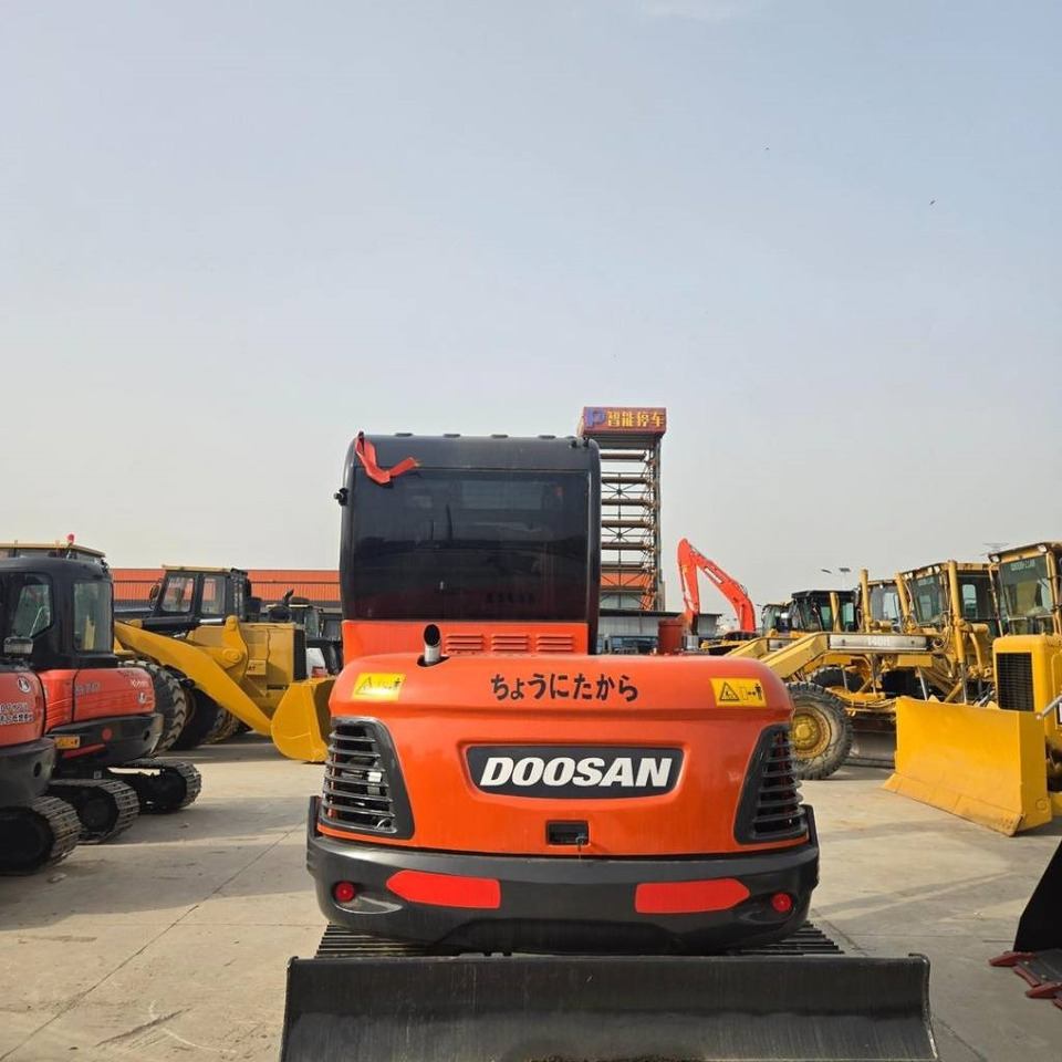 Doosan DX 60  - حفارة مصغرة: صور 4 Doosan DX 60  - حفارة مصغرة: صور 4