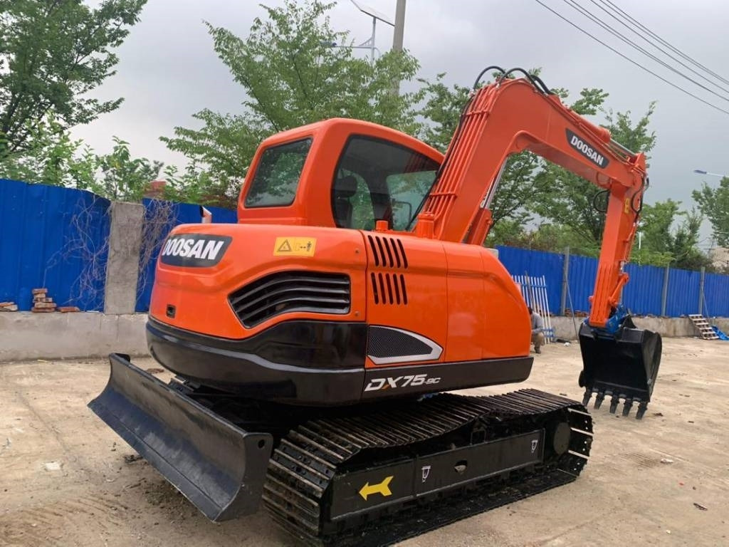 Doosan DX 75 - حفارة مصغرة: صور 2 Doosan DX 75 - حفارة مصغرة: صور 2