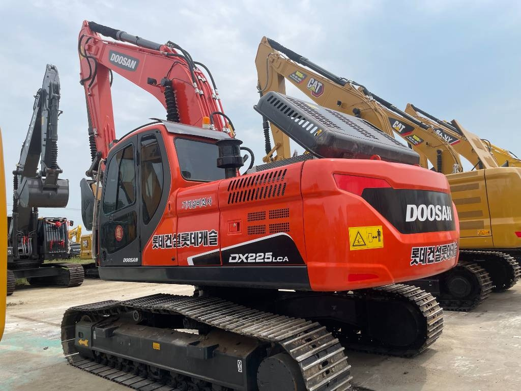 Doosan DX225LCA  - حفارات زحافة: صور 1 Doosan DX225LCA  - حفارات زحافة: صور 1