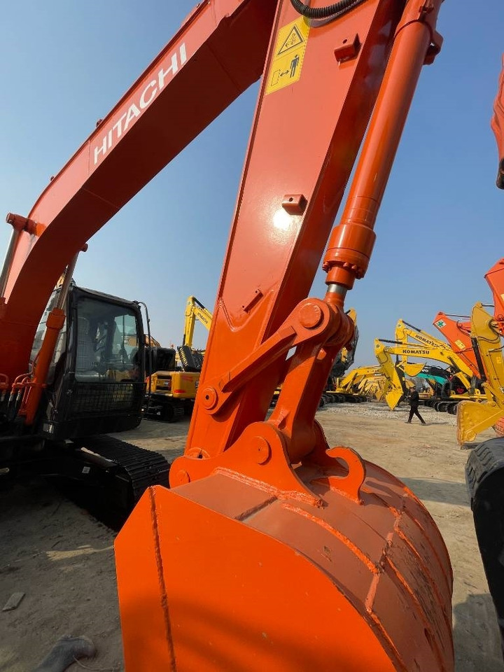 Hitachi ZX 130 - حفارات زحافة: صور 5 Hitachi ZX 130 - حفارات زحافة: صور 5