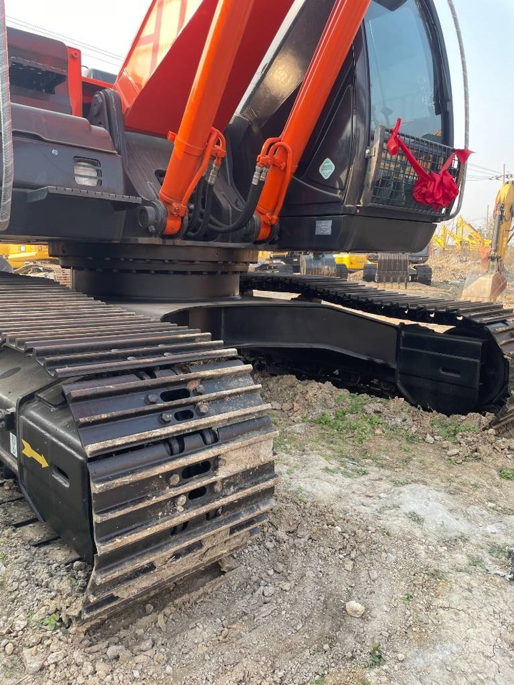 Hitachi ZX 210 - حفارات زحافة: صور 5 Hitachi ZX 210 - حفارات زحافة: صور 5