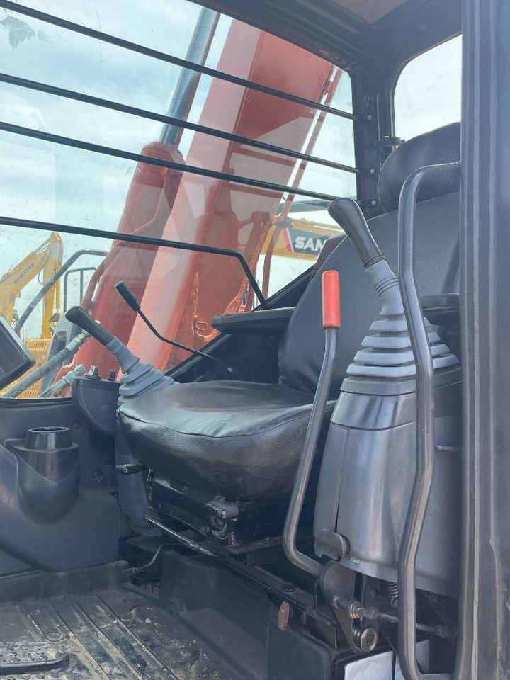 Hitachi ZX 70 - حفارة مصغرة: صور 5 Hitachi ZX 70 - حفارة مصغرة: صور 5