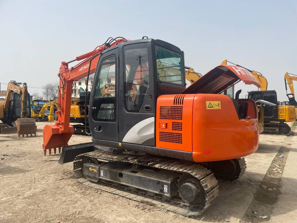 Hitachi ZX 70 - حفارة مصغرة: صور 1 Hitachi ZX 70 - حفارة مصغرة: صور 1