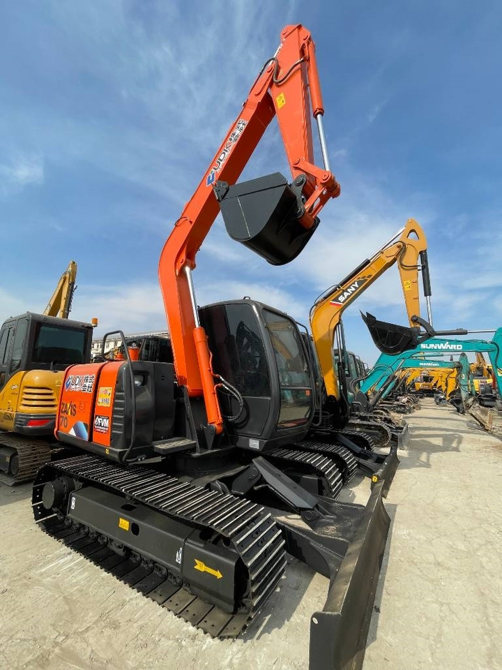 Hitachi ZX 70 - حفارة مصغرة: صور 3 Hitachi ZX 70 - حفارة مصغرة: صور 3