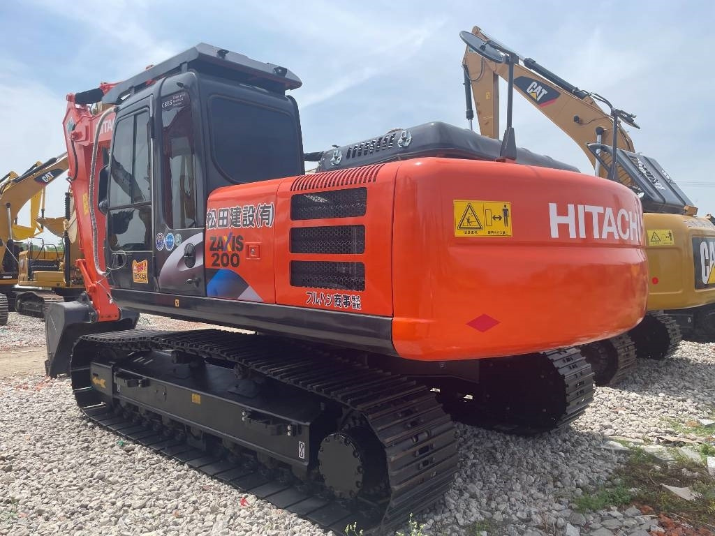 Hitachi ZX200 - حفارات زحافة: صور 1 Hitachi ZX200 - حفارات زحافة: صور 1