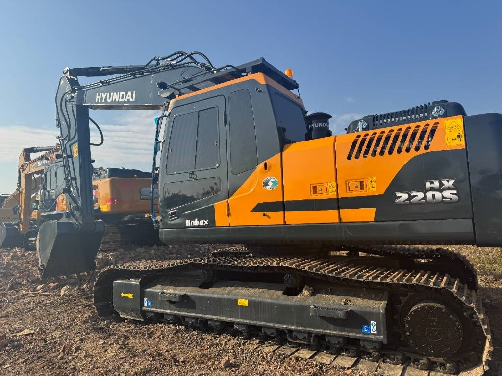 Hyundai HX 220 - حفارات زحافة: صور 2 Hyundai HX 220 - حفارات زحافة: صور 2