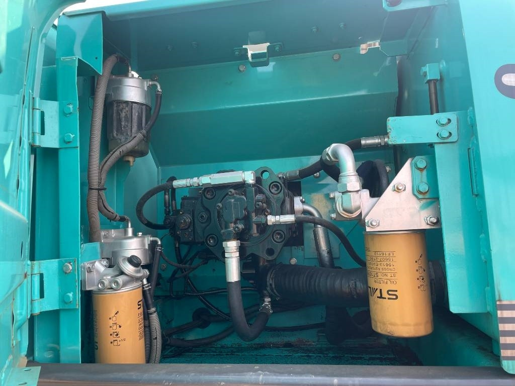 Kobelco SK 200 - حفارات زحافة: صور 3 Kobelco SK 200 - حفارات زحافة: صور 3