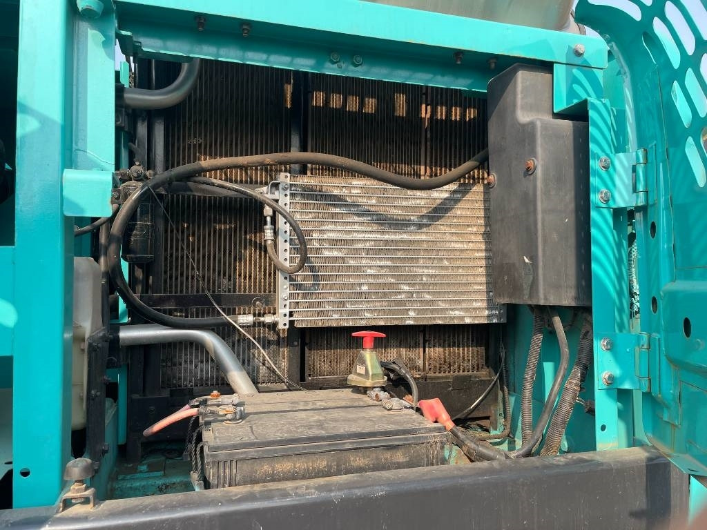 Kobelco SK 200 - حفارات زحافة: صور 4 Kobelco SK 200 - حفارات زحافة: صور 4