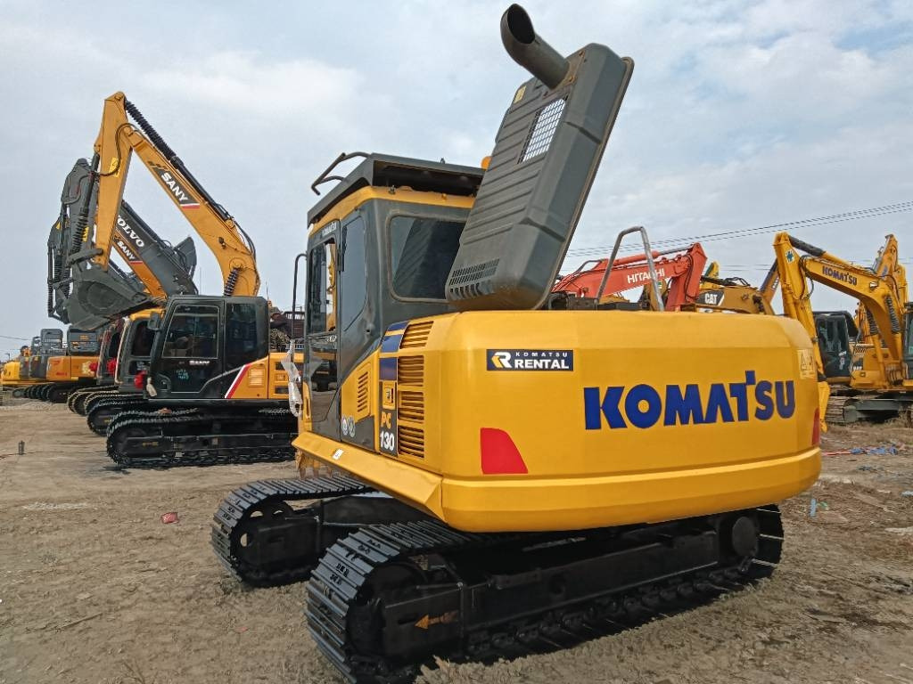 Komatsu PC 130 - حفارات زحافة: صور 1 Komatsu PC 130 - حفارات زحافة: صور 1