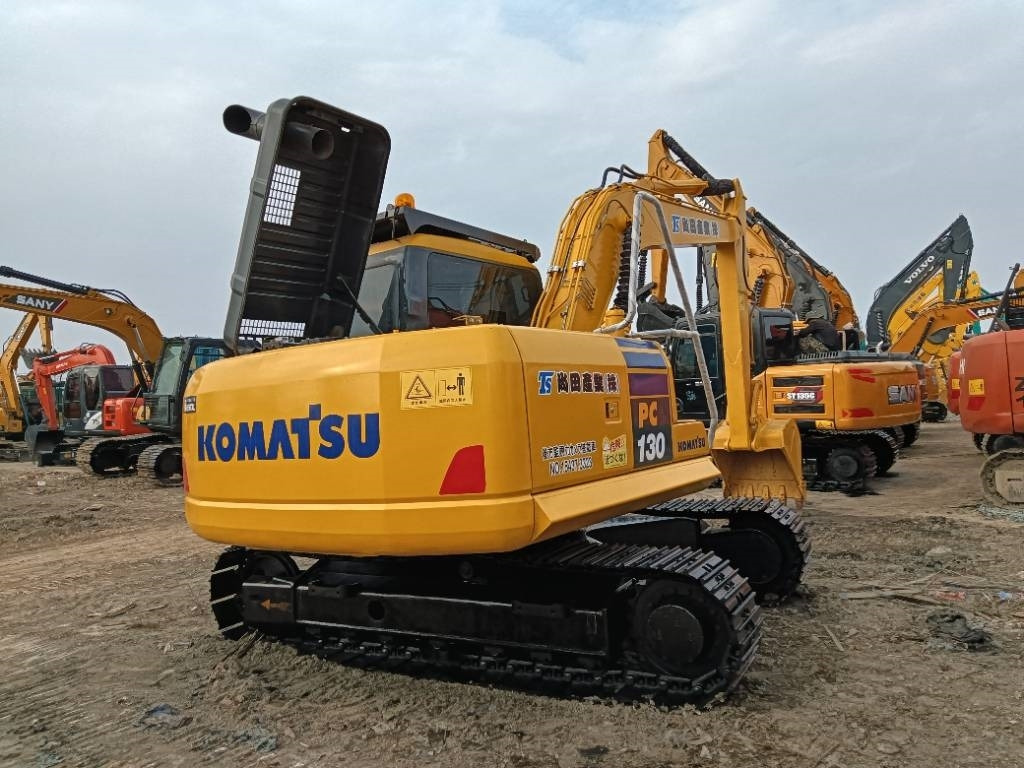 Komatsu PC 130 - حفارات زحافة: صور 2 Komatsu PC 130 - حفارات زحافة: صور 2