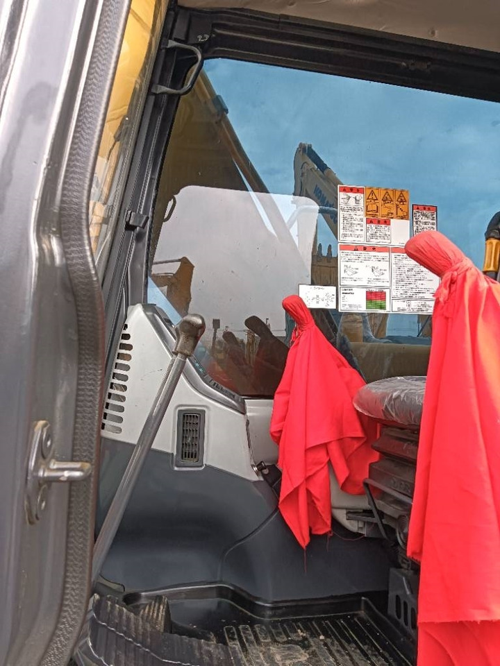 Komatsu PC 130 - حفارات زحافة: صور 4 Komatsu PC 130 - حفارات زحافة: صور 4