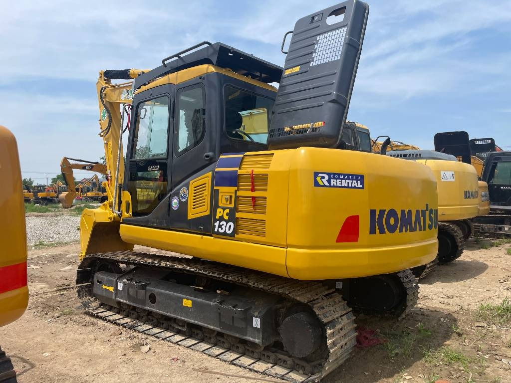 Komatsu PC 130 - حفارات زحافة: صور 1 Komatsu PC 130 - حفارات زحافة: صور 1