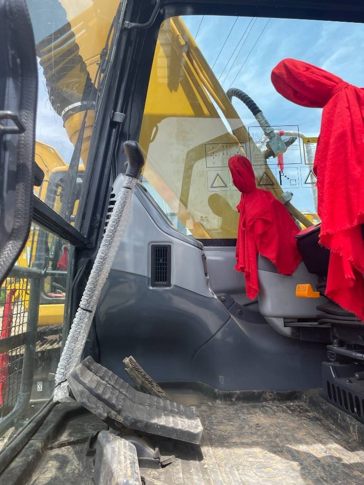 Komatsu PC 130 - حفارات زحافة: صور 4 Komatsu PC 130 - حفارات زحافة: صور 4