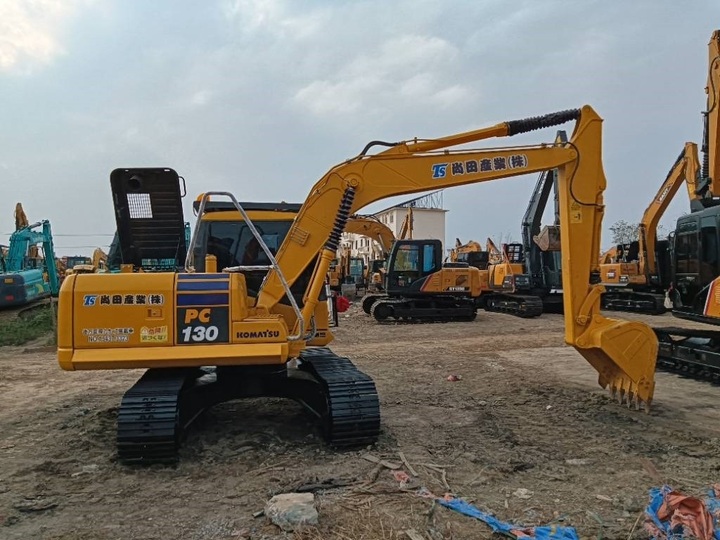 Komatsu PC 130 - حفارات زحافة: صور 3 Komatsu PC 130 - حفارات زحافة: صور 3