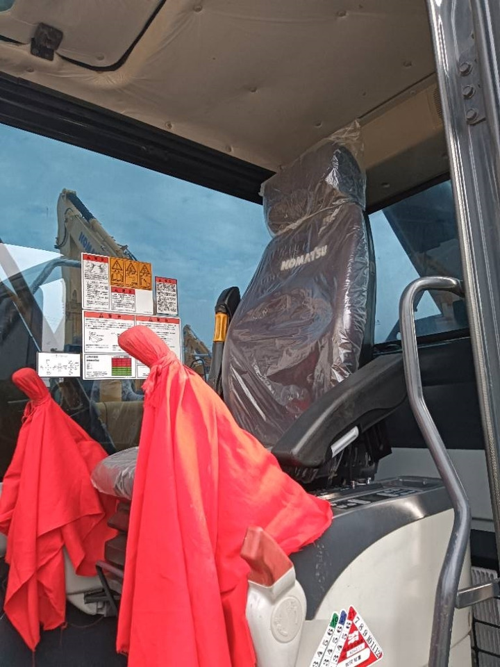 Komatsu PC 130 - حفارات زحافة: صور 4 Komatsu PC 130 - حفارات زحافة: صور 4