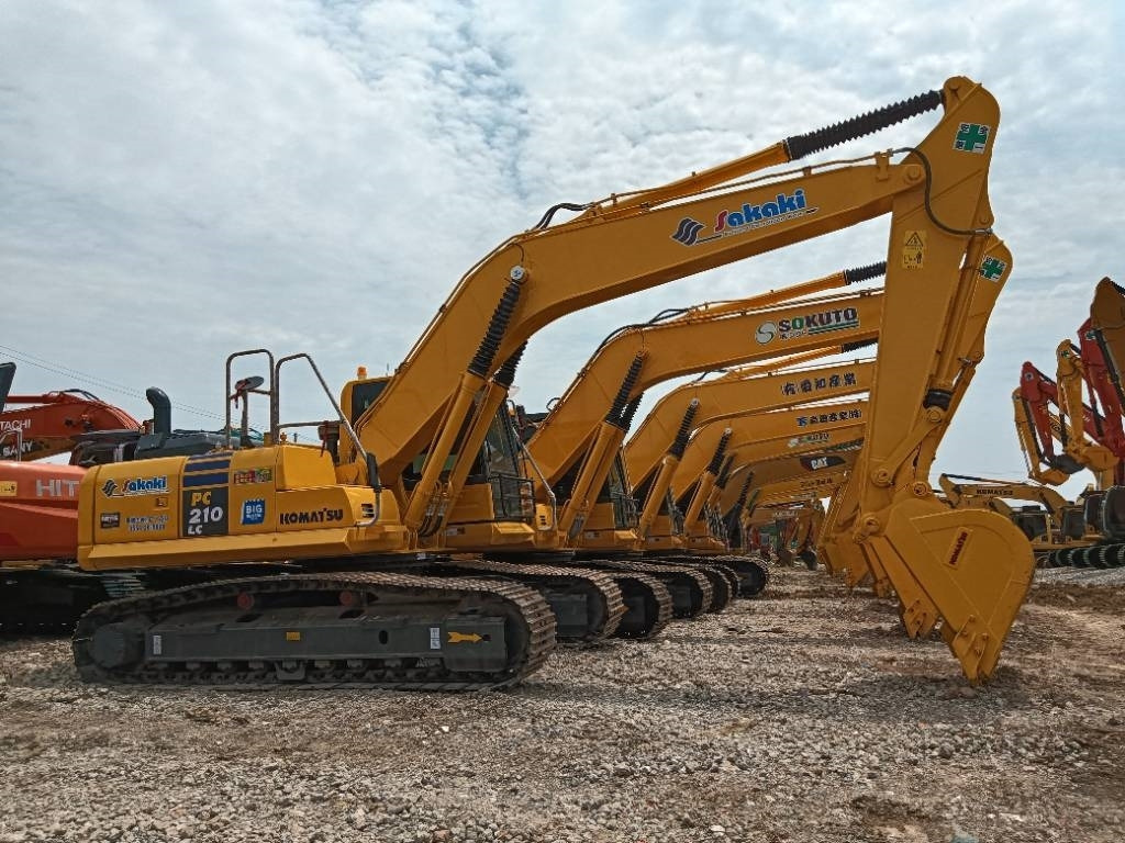 Komatsu PC 210 - حفارات زحافة: صور 2 Komatsu PC 210 - حفارات زحافة: صور 2