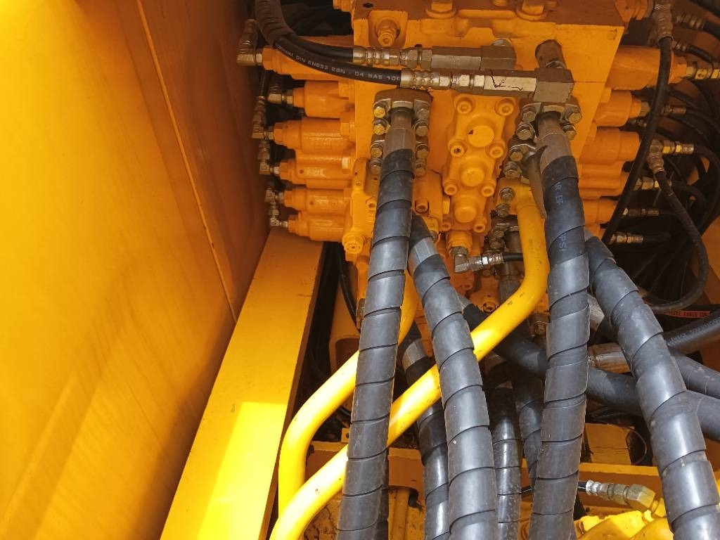 حفارات زحافة جديد Komatsu PC 220-8: صور 8 حفارات زحافة جديد Komatsu PC 220-8: صور 8