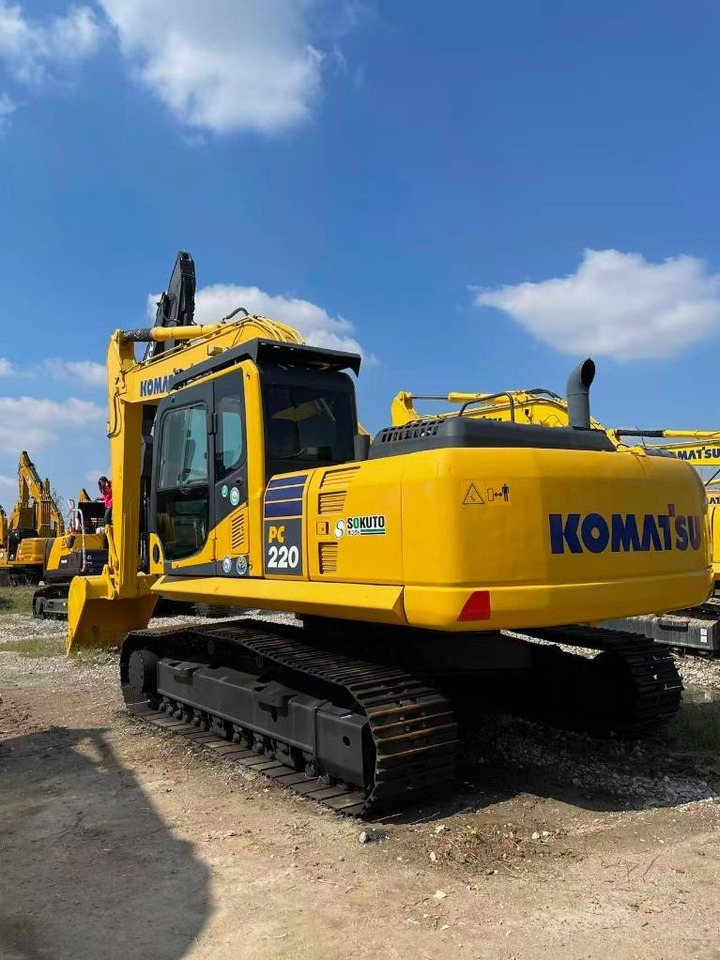 Komatsu PC 220 - حفارات زحافة: صور 3 Komatsu PC 220 - حفارات زحافة: صور 3