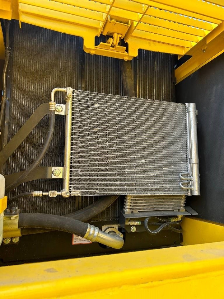 Komatsu PC 240 - حفارات زحافة: صور 2 Komatsu PC 240 - حفارات زحافة: صور 2