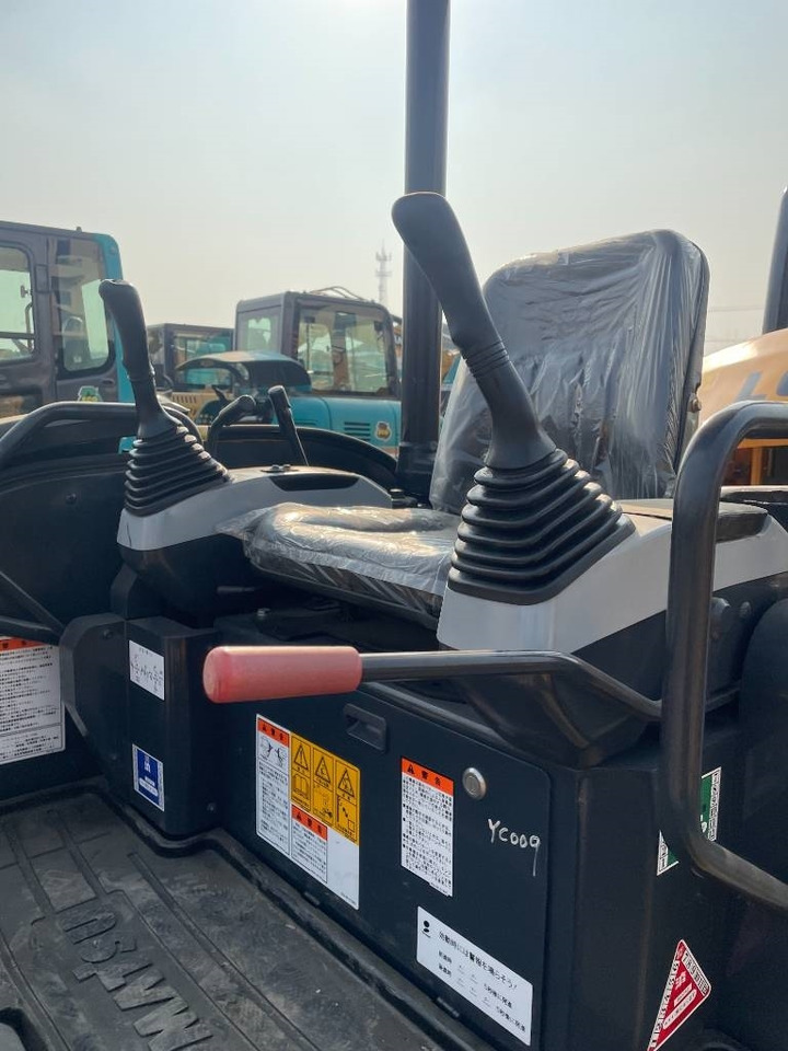 Komatsu PC 35 - حفارة مصغرة: صور 4 Komatsu PC 35 - حفارة مصغرة: صور 4