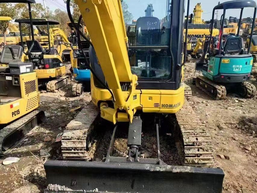 Komatsu PC 35 - حفارة مصغرة: صور 2 Komatsu PC 35 - حفارة مصغرة: صور 2