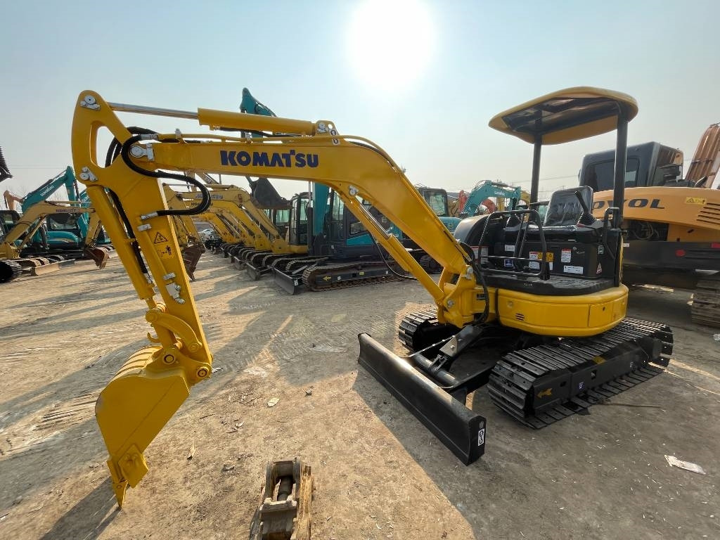 Komatsu PC 35 - حفارات زحافة: صور 5 Komatsu PC 35 - حفارات زحافة: صور 5