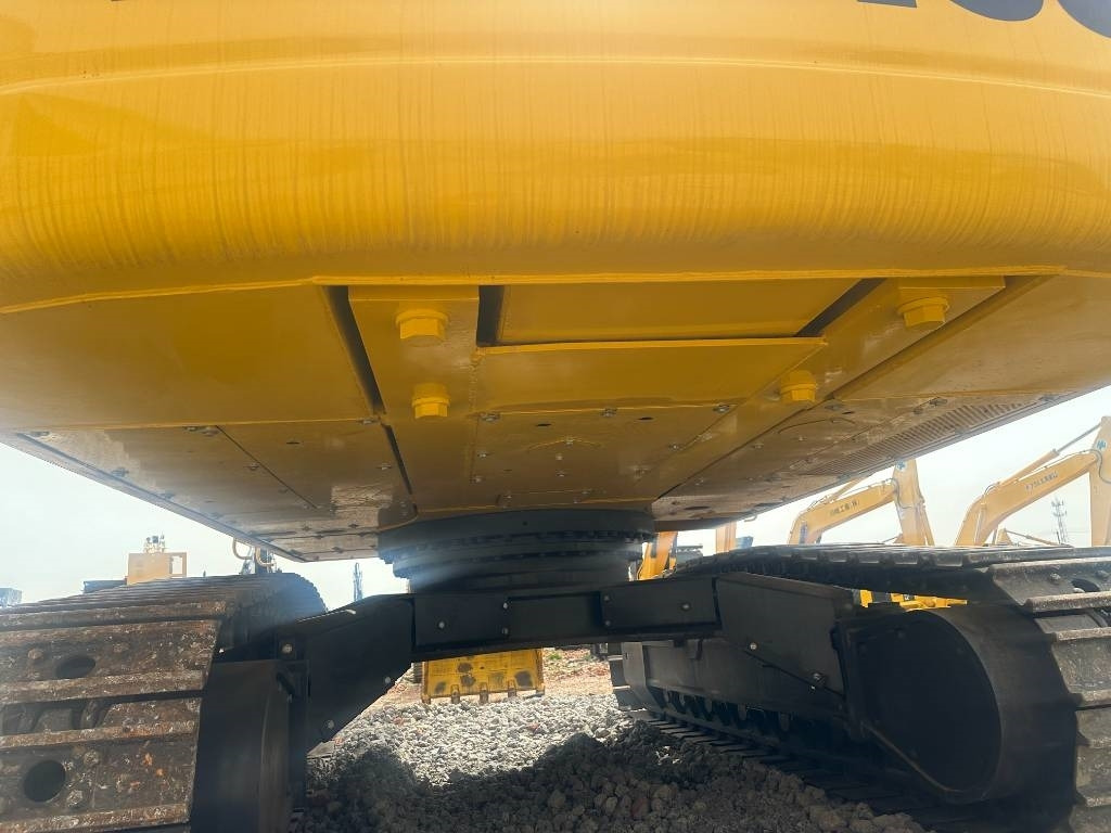 Komatsu PC 450 - حفارات زحافة: صور 4 Komatsu PC 450 - حفارات زحافة: صور 4