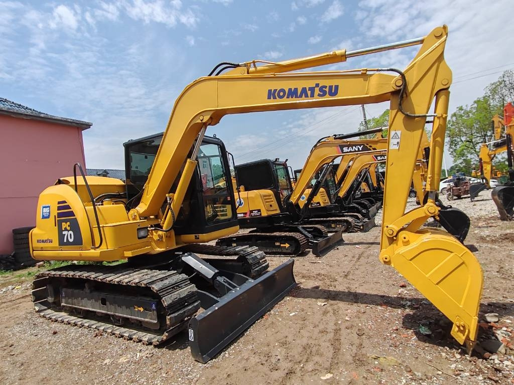 Komatsu PC 70 - حفارات زحافة: صور 1 Komatsu PC 70 - حفارات زحافة: صور 1