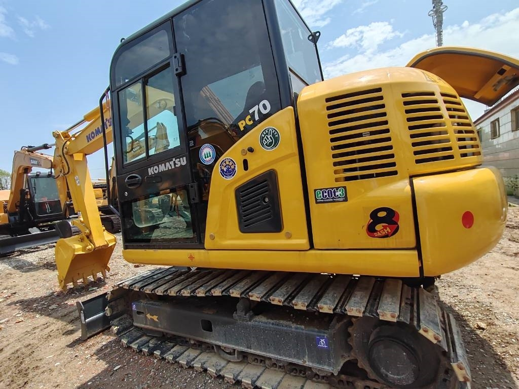 Komatsu PC 70 - حفارات زحافة: صور 3 Komatsu PC 70 - حفارات زحافة: صور 3