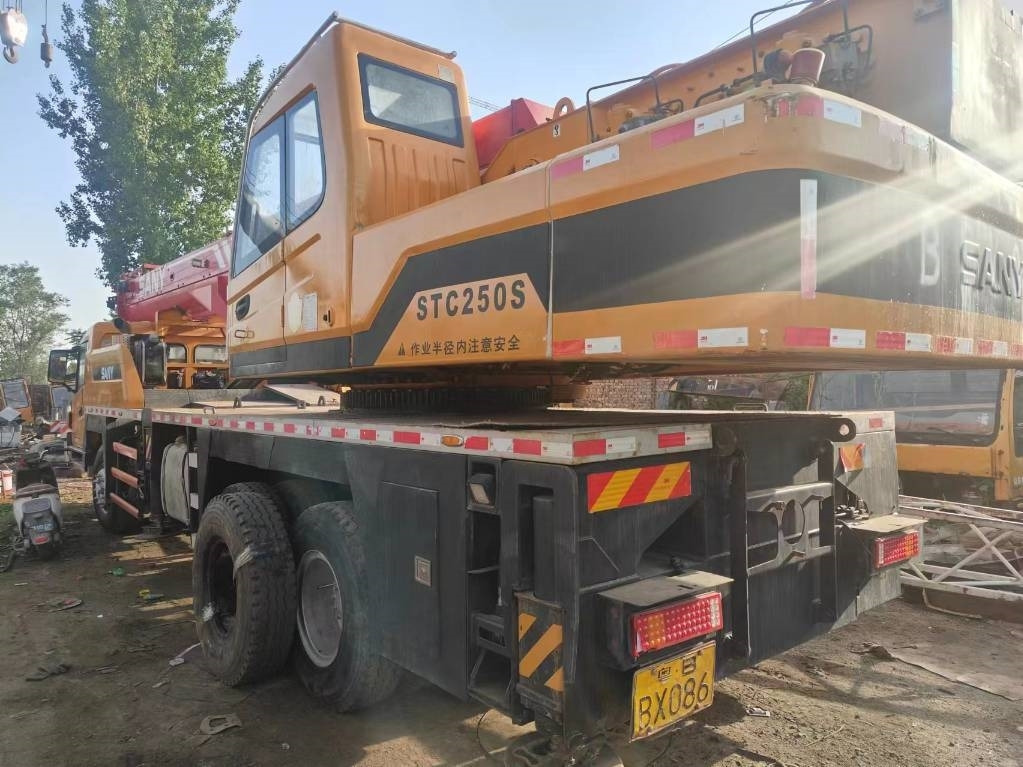 Sany STC 250 H - رافعة لجميع التضاريس: صور 5 Sany STC 250 H - رافعة لجميع التضاريس: صور 5