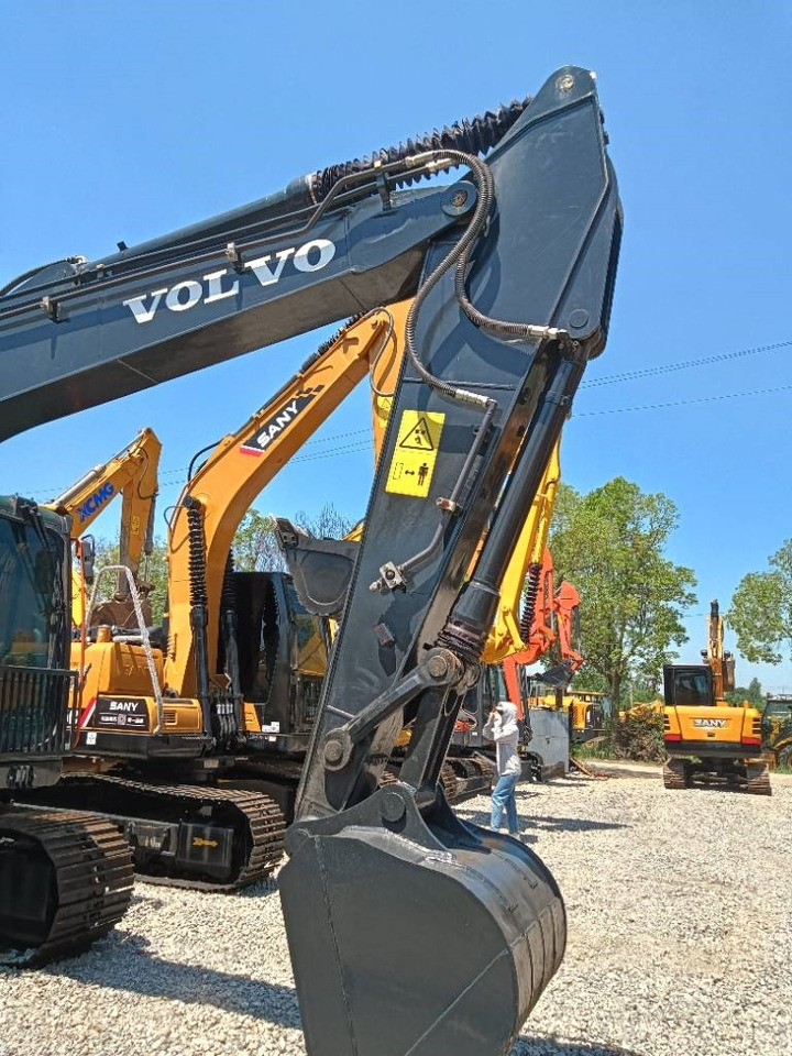 Volvo EC 140 - حفارات زحافة: صور 2 Volvo EC 140 - حفارات زحافة: صور 2