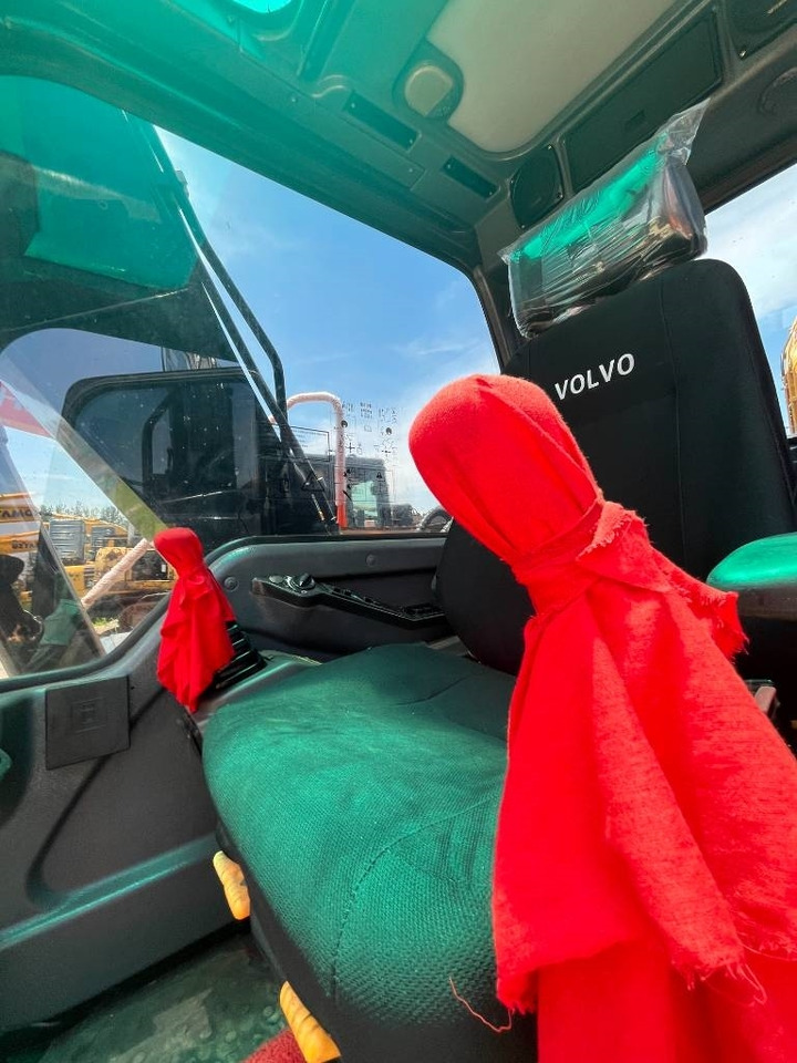 Volvo EC 140 - حفارات زحافة: صور 4 Volvo EC 140 - حفارات زحافة: صور 4