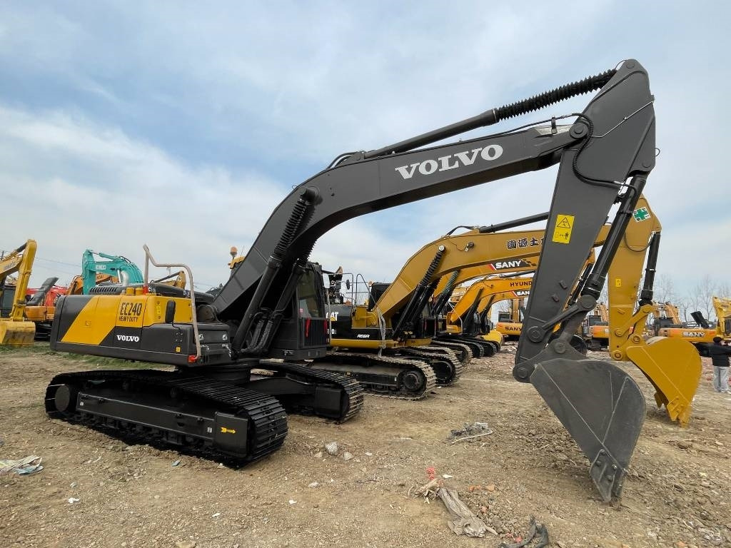Volvo EC 240 - حفارات زحافة: صور 1 Volvo EC 240 - حفارات زحافة: صور 1