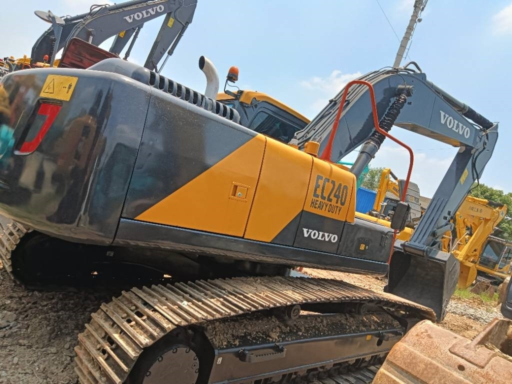 Volvo EC 240 - حفارات زحافة: صور 2 Volvo EC 240 - حفارات زحافة: صور 2