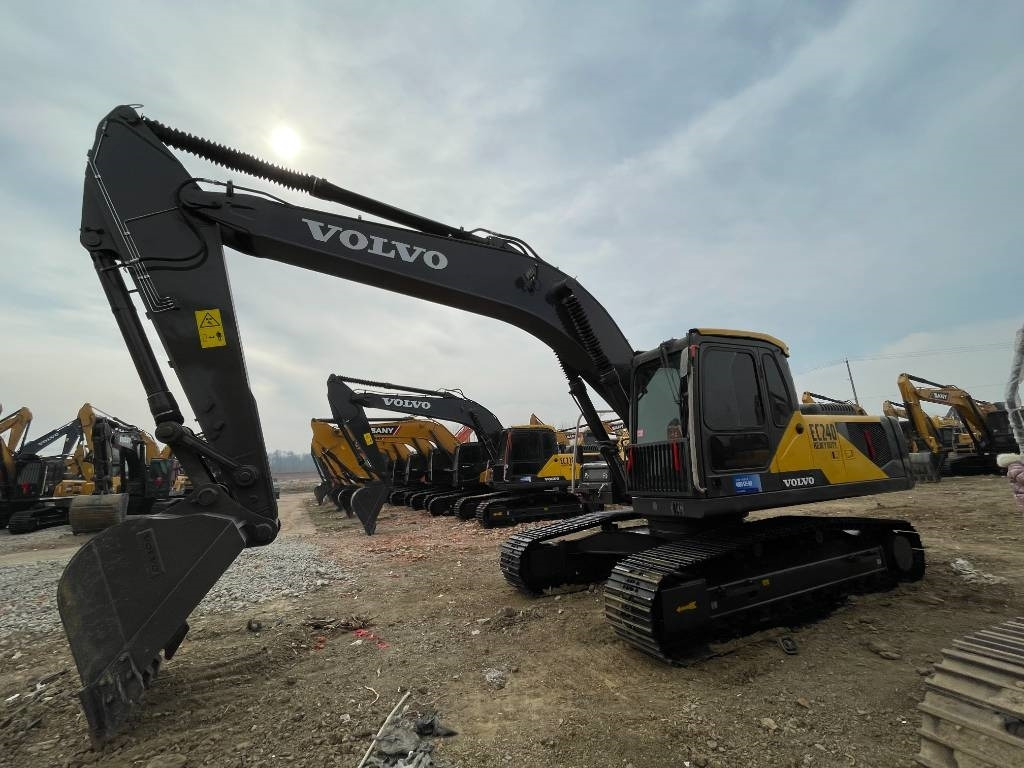 Volvo EC 240 - حفارات زحافة: صور 3 Volvo EC 240 - حفارات زحافة: صور 3