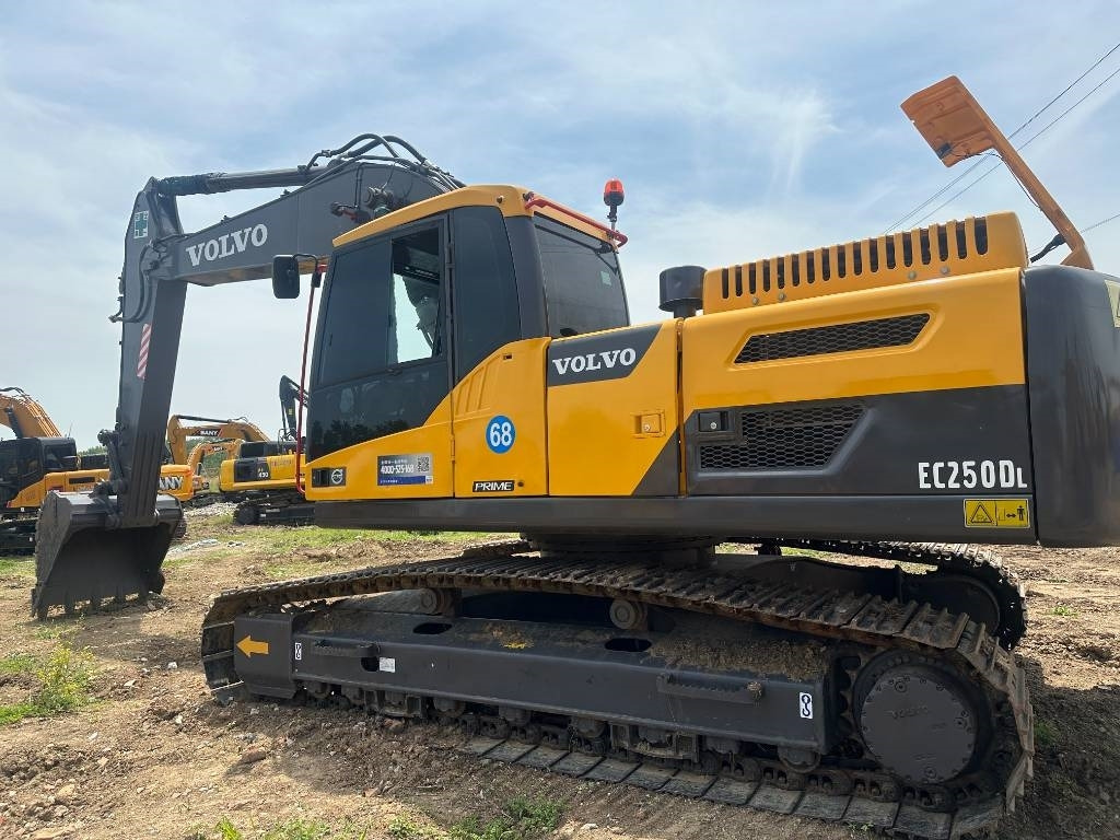 Volvo EC 250 D - حفارات زحافة: صور 2 Volvo EC 250 D - حفارات زحافة: صور 2