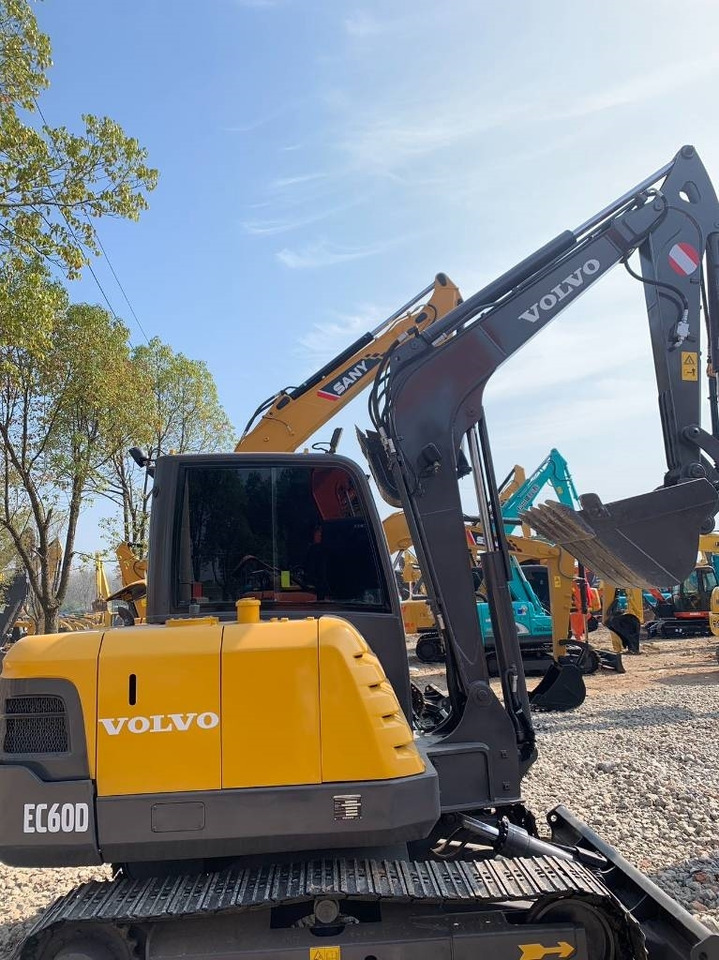 Volvo EC 60 D - حفارة مصغرة: صور 3 Volvo EC 60 D - حفارة مصغرة: صور 3