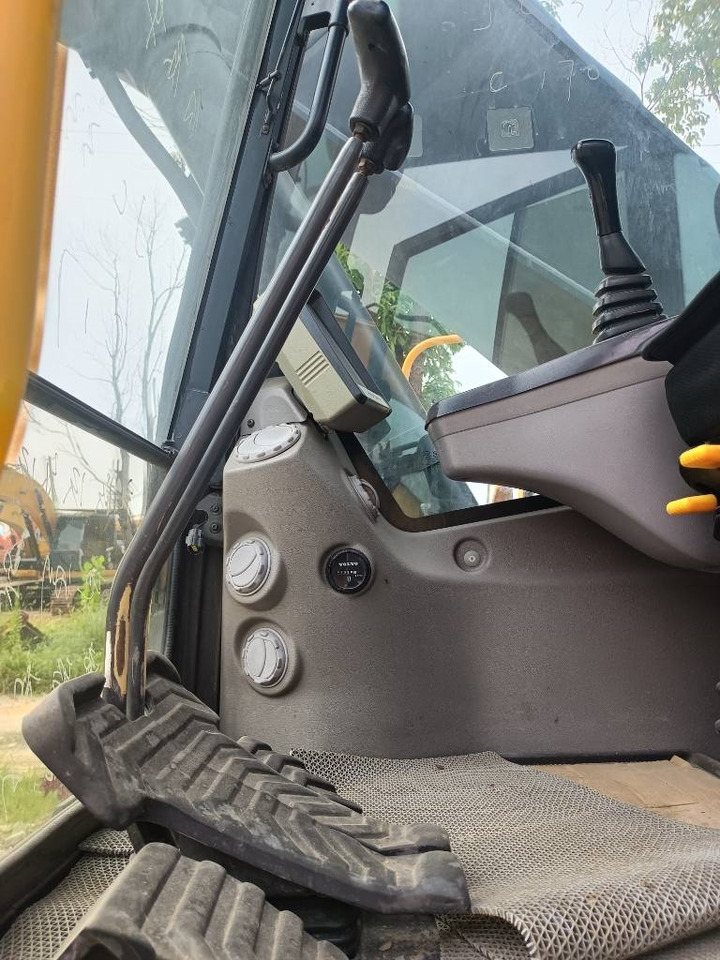 Volvo ec250 - حفارات زحافة: صور 4 Volvo ec250 - حفارات زحافة: صور 4