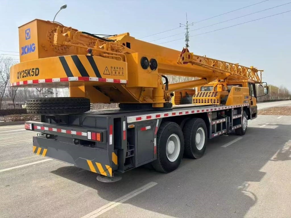 XCMG QY 25 K - رافعة لجميع التضاريس: صور 4 XCMG QY 25 K - رافعة لجميع التضاريس: صور 4
