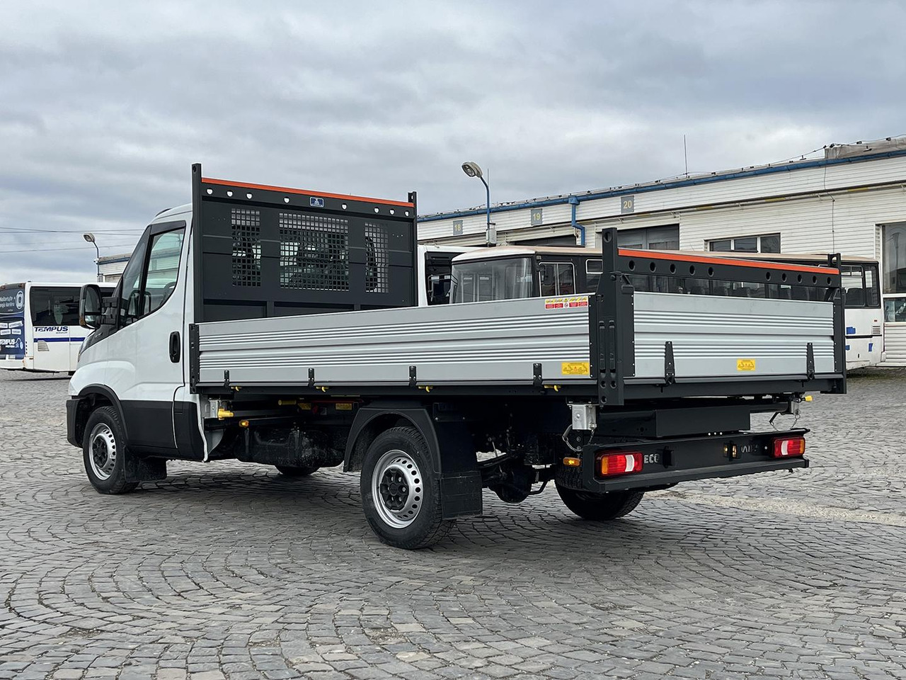 Iveco DAILY SKLÁPAČ, 2.3D, 35S16H - قلاب صغير: صور 5 Iveco DAILY SKLÁPAČ, 2.3D, 35S16H - قلاب صغير: صور 5