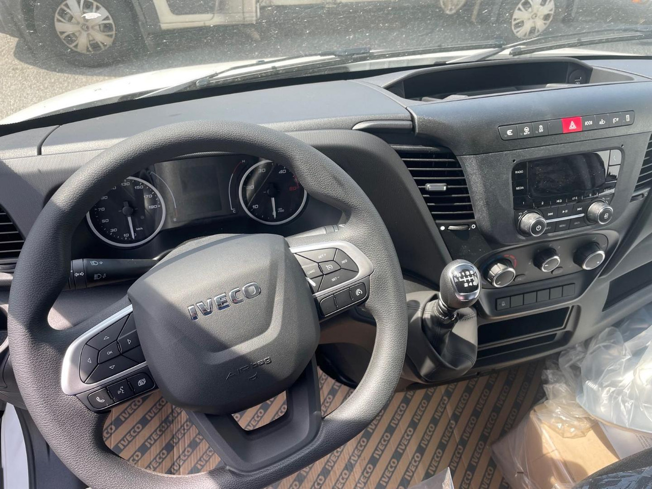 Iveco DAILY VAN, 3.0 D 176k, 35S18H V Evolution H3 - فان: صور 3 Iveco DAILY VAN, 3.0 D 176k, 35S18H V Evolution H3 - فان: صور 3