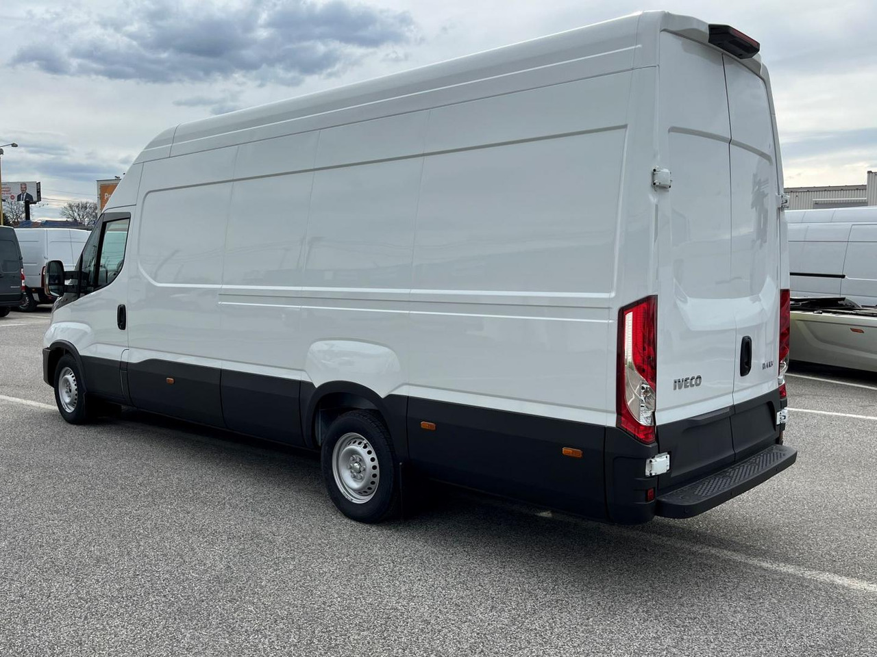 Iveco DAILY VAN, 3.0 D 176k, 35S18H V Evolution H3 - فان: صور 2 Iveco DAILY VAN, 3.0 D 176k, 35S18H V Evolution H3 - فان: صور 2