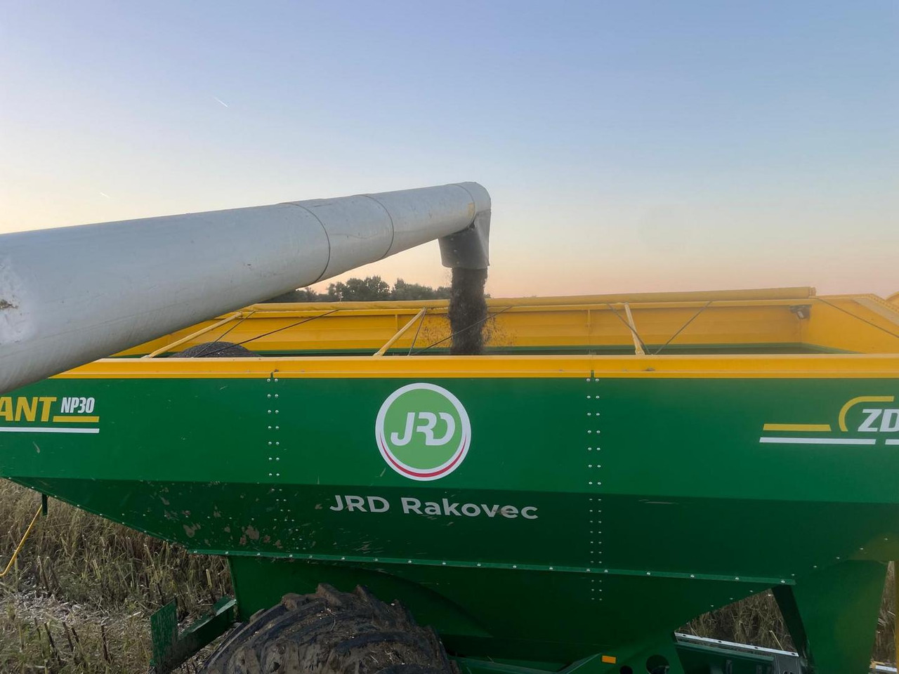 ZDT GIGANT, NP 30, Prekladací voz - المقطورة الزراعية: صور 3 ZDT GIGANT, NP 30, Prekladací voz - المقطورة الزراعية: صور 3