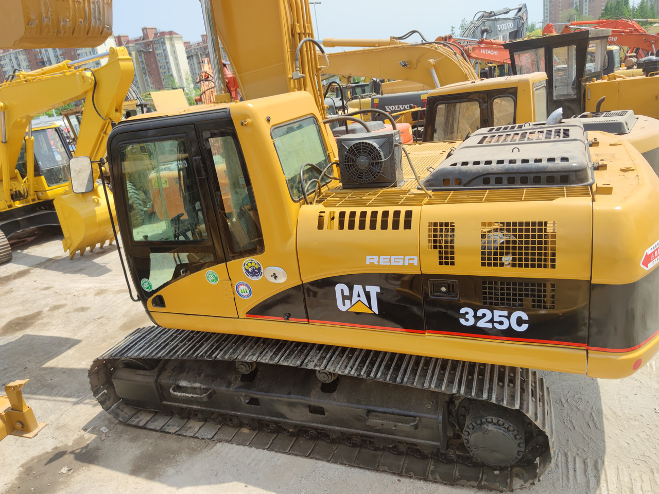 CATERPILLAR 325C - حفارات زحافة: صور 1 CATERPILLAR 325C - حفارات زحافة: صور 1