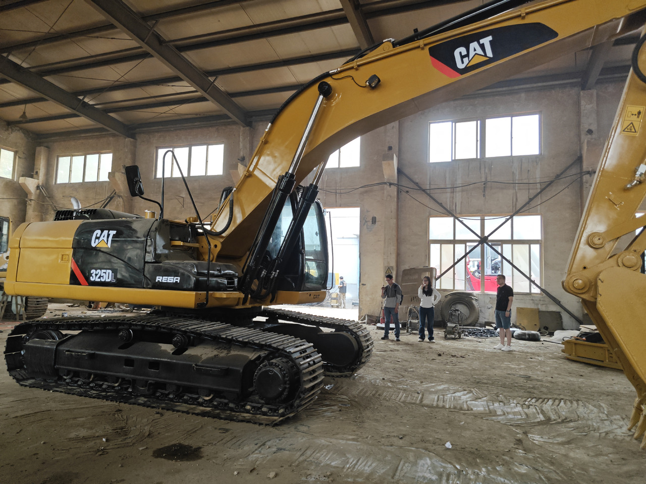 CATERPILLAR 325D Used cat 325 excavator cheap sale - حفارات زحافة: صور 5 CATERPILLAR 325D Used cat 325 excavator cheap sale - حفارات زحافة: صور 5