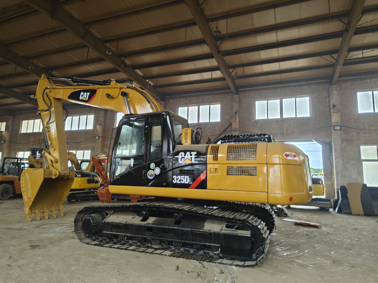 CATERPILLAR 325D Used cat 325 excavator cheap sale - حفارات زحافة: صور 1 CATERPILLAR 325D Used cat 325 excavator cheap sale - حفارات زحافة: صور 1