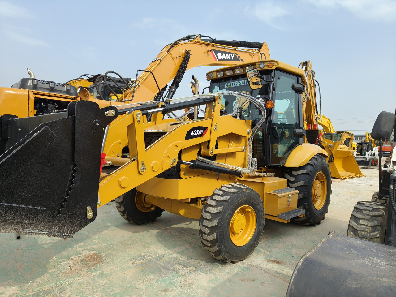 CATERPILLAR 420F Backhoe Loader - حفار متعدد الاستخدام: صور 4 CATERPILLAR 420F Backhoe Loader - حفار متعدد الاستخدام: صور 4