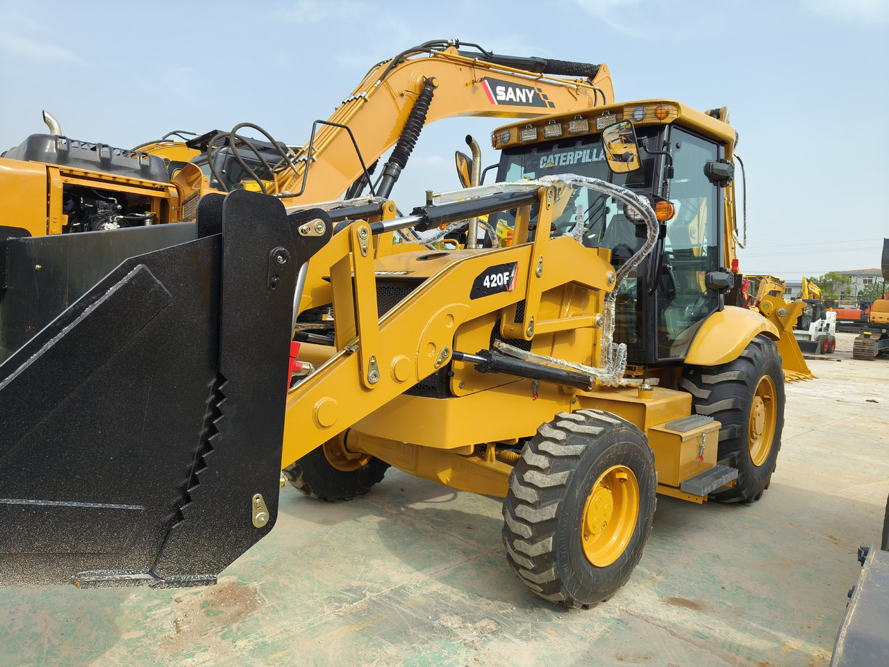 CATERPILLAR 420F Backhoe Loader - حفار متعدد الاستخدام: صور 5 CATERPILLAR 420F Backhoe Loader - حفار متعدد الاستخدام: صور 5