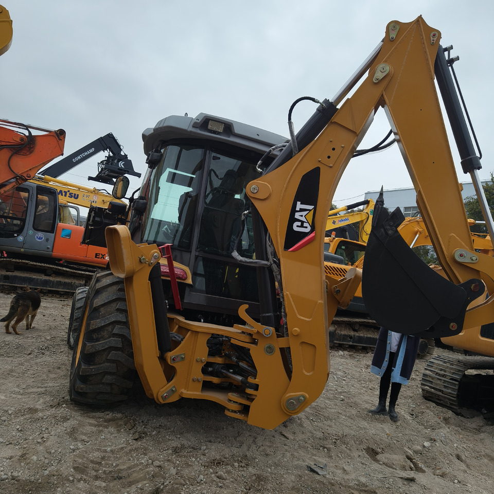 حفار متعدد الاستخدام CATERPILLAR 420F: صور 6