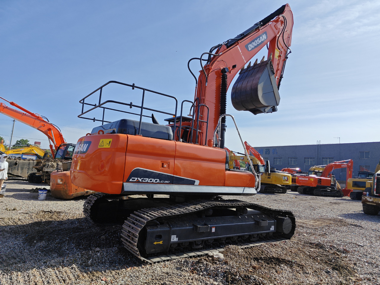 DOOSAN DX300 used excavator - موبايل كرين: صور 4 DOOSAN DX300 used excavator - موبايل كرين: صور 4